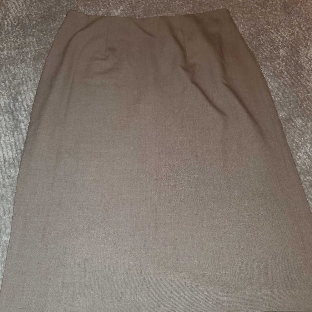 Skirt - Picture 2 of 4